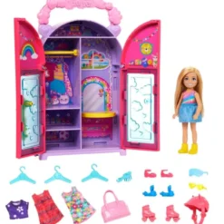 Barbie Chelsea-dukke med garderobe – lekesett med klær og tilbehør
