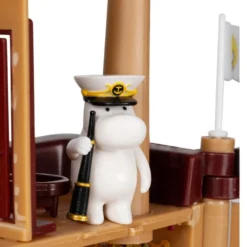 Mummi, skipet Haffsårkestern og en figur